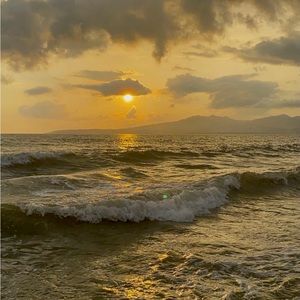 Meet your Posher, Adela